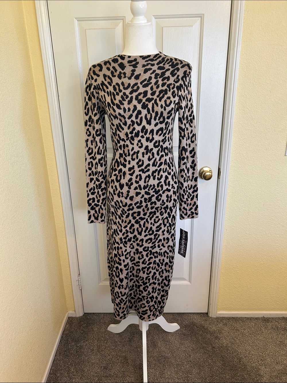 Nina Leonard Beige and Black Leopard Print Long Sleeve Midi Dress